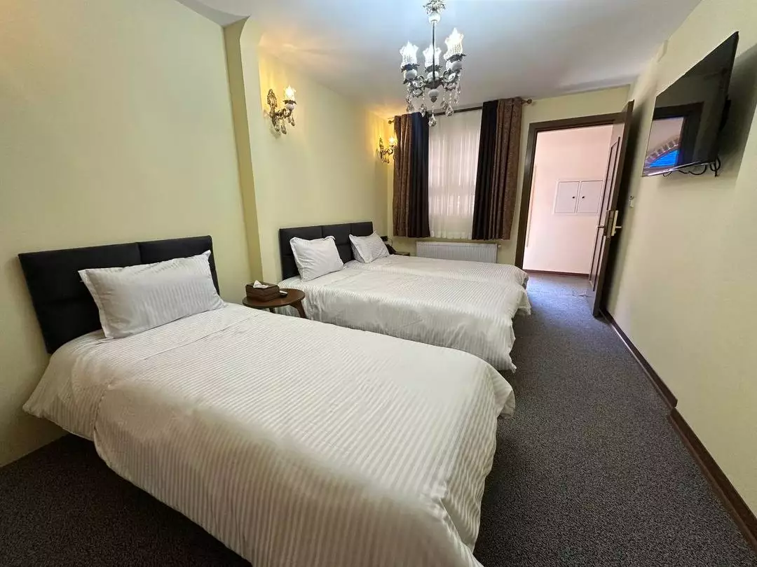 Alibaba https://cdn.alibaba.ir/ostorage/hotel-accommodation-images/68a438bbac13a7ed0d865932_سه تخته سینگل.webp